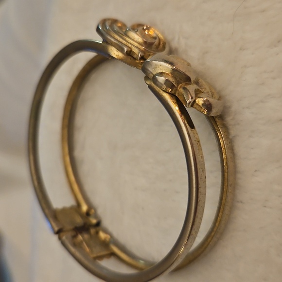 Vintage Silvertone Swirl Hinged Clamper Cuff Bracelet - Picture 7 of 8